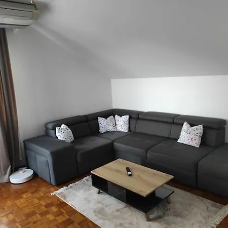 Apartment Apartman Zara